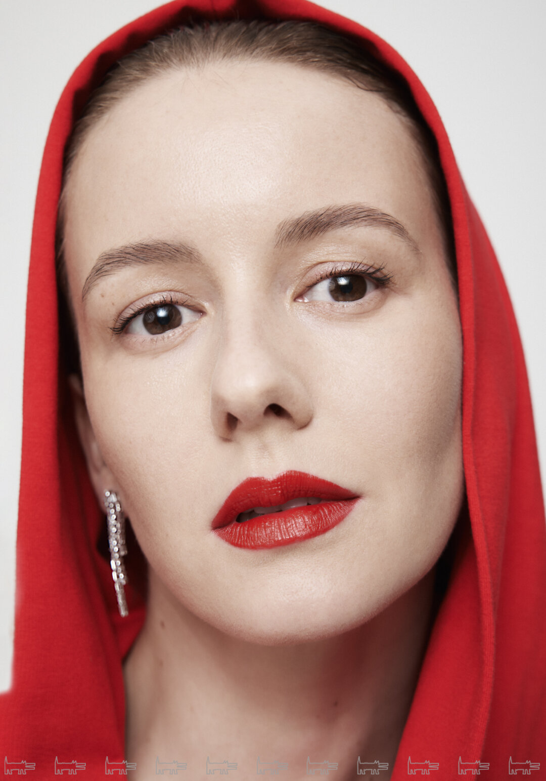 На Ирине: серьги MIUZ DIAMONDS, костюм MARDO