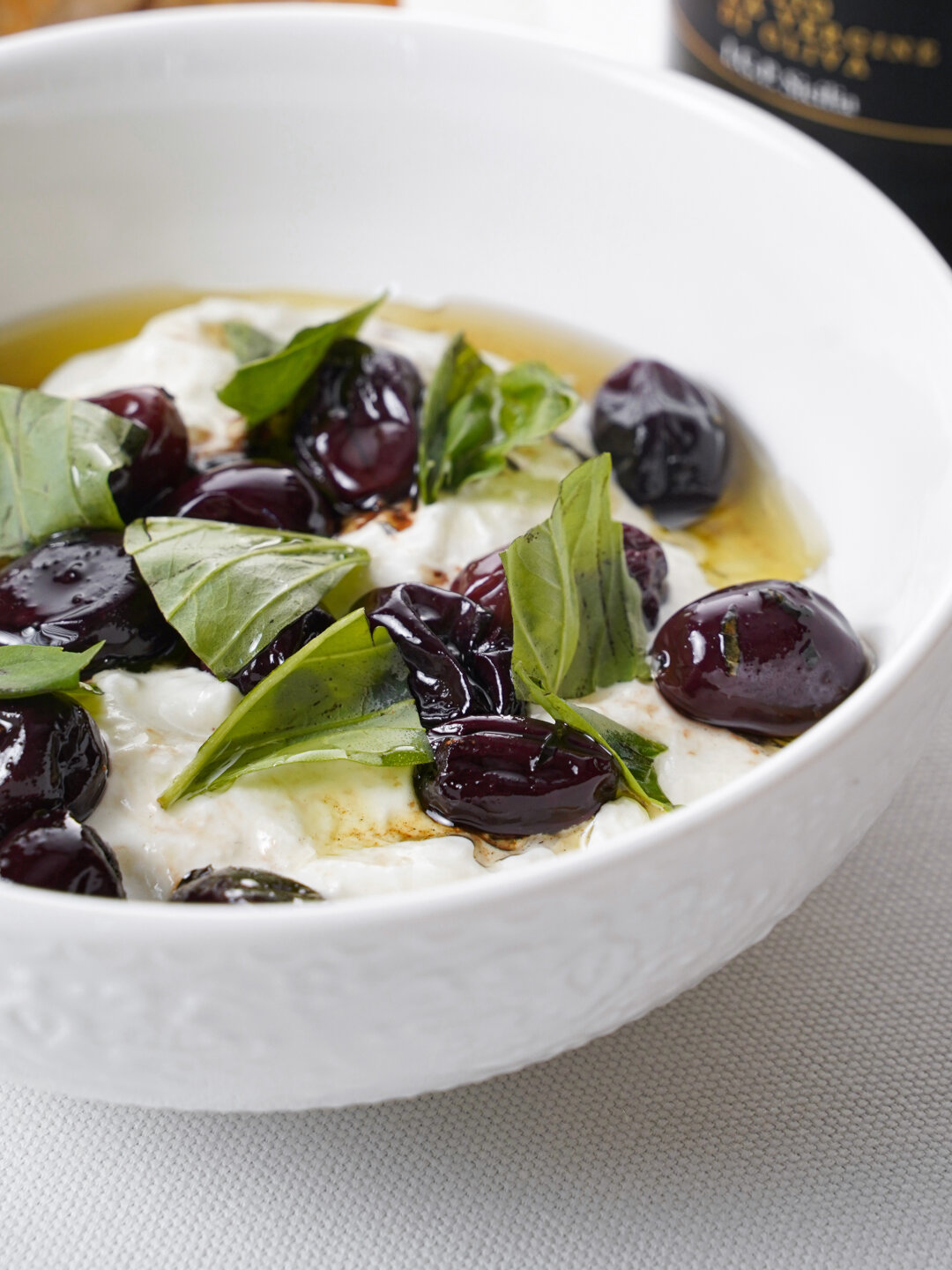 Вяленый виноград со страчателлой из «Гедониста»