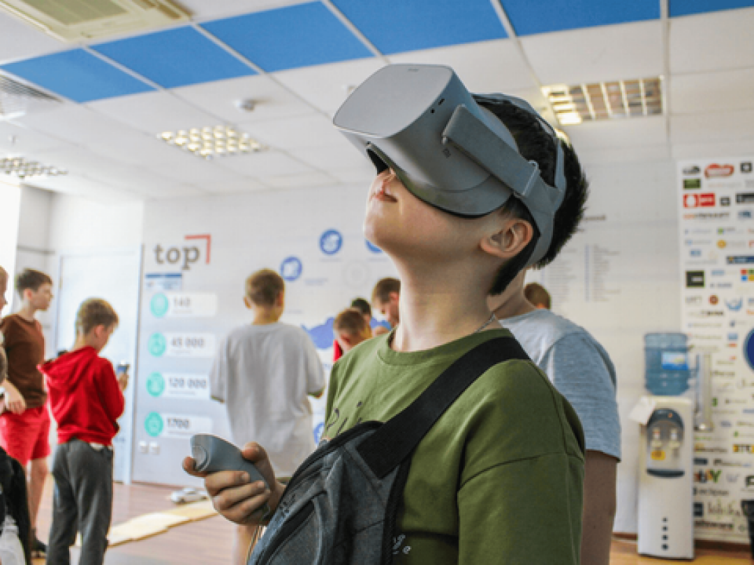 Занятие в летнем лагере «Академии ТОП IT»