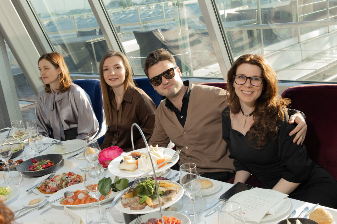 Сергей Брагилев. Екатерина Борисова, Виктория Семенова, Мария Смирнова