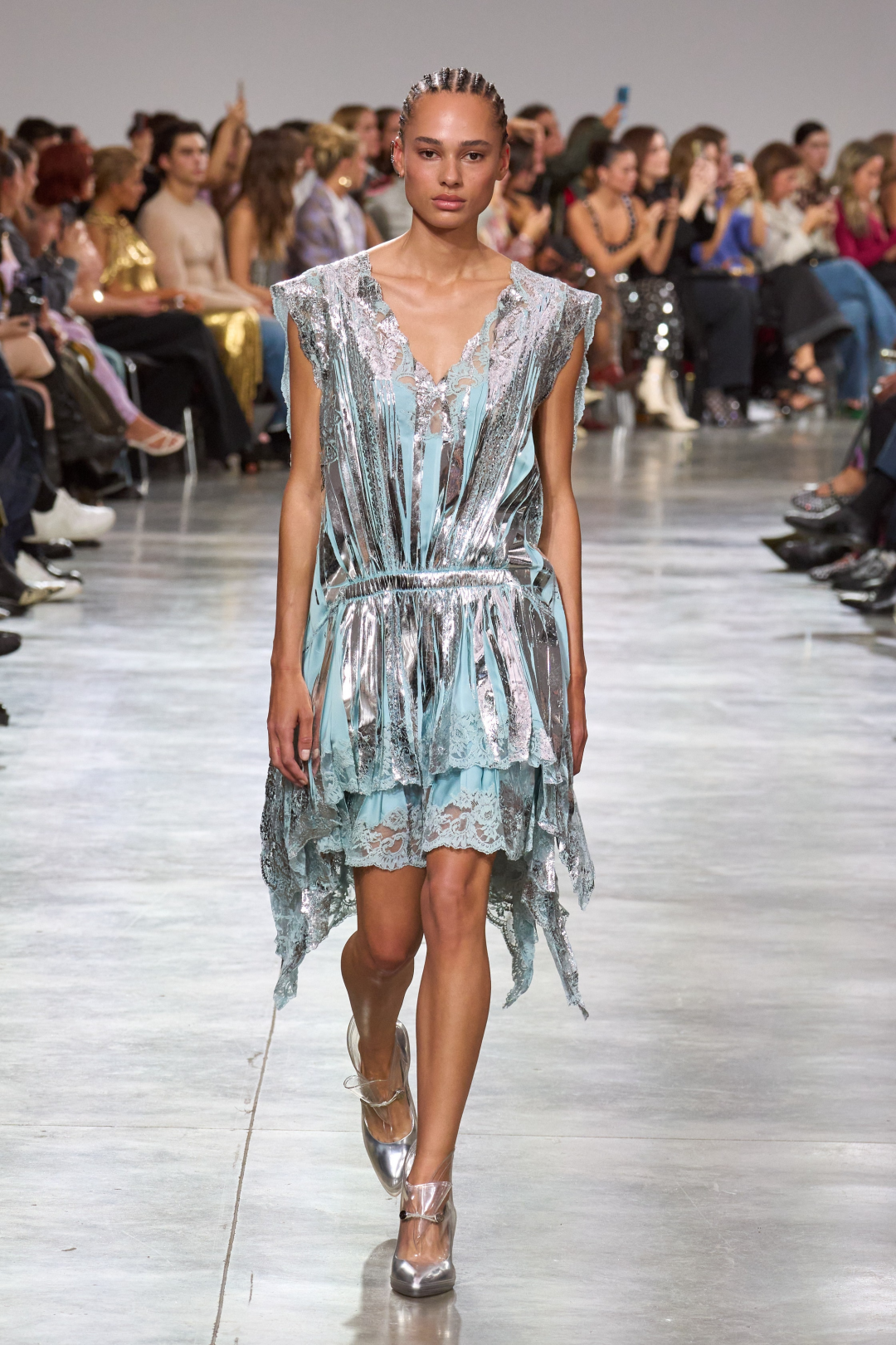 Космический металлик-шик Rabanne SS'25