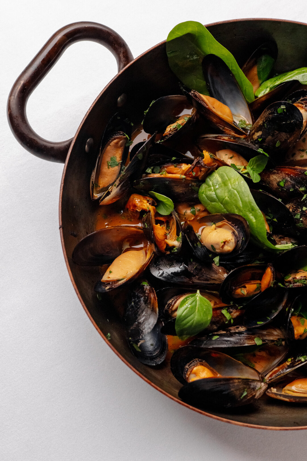 Соте из мидий в греческом стиле