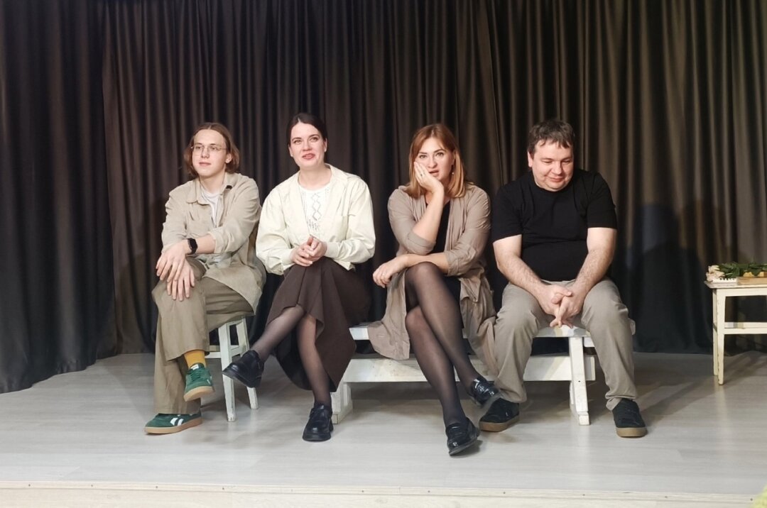 Спектакль «Простые люди» Театра-лаборатории «ПТАХ»