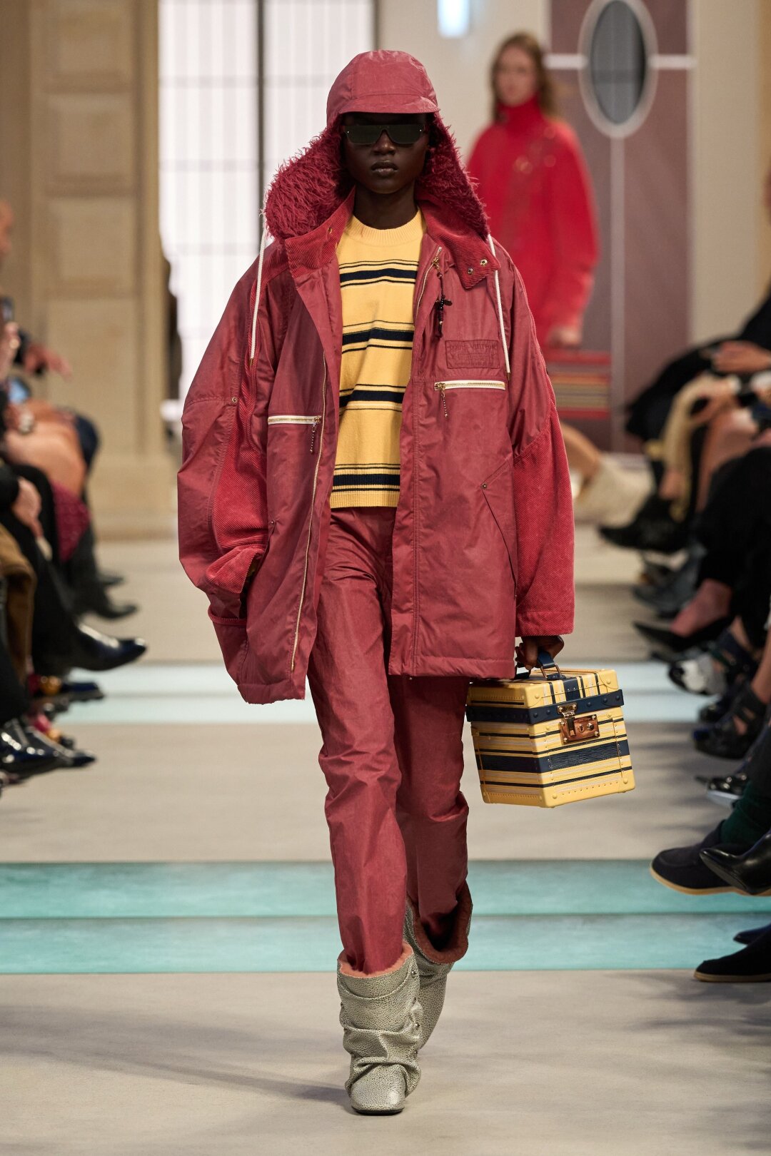 Вариант от Louis Vuitton FW'25 на демисезон или холодное петербургское лето