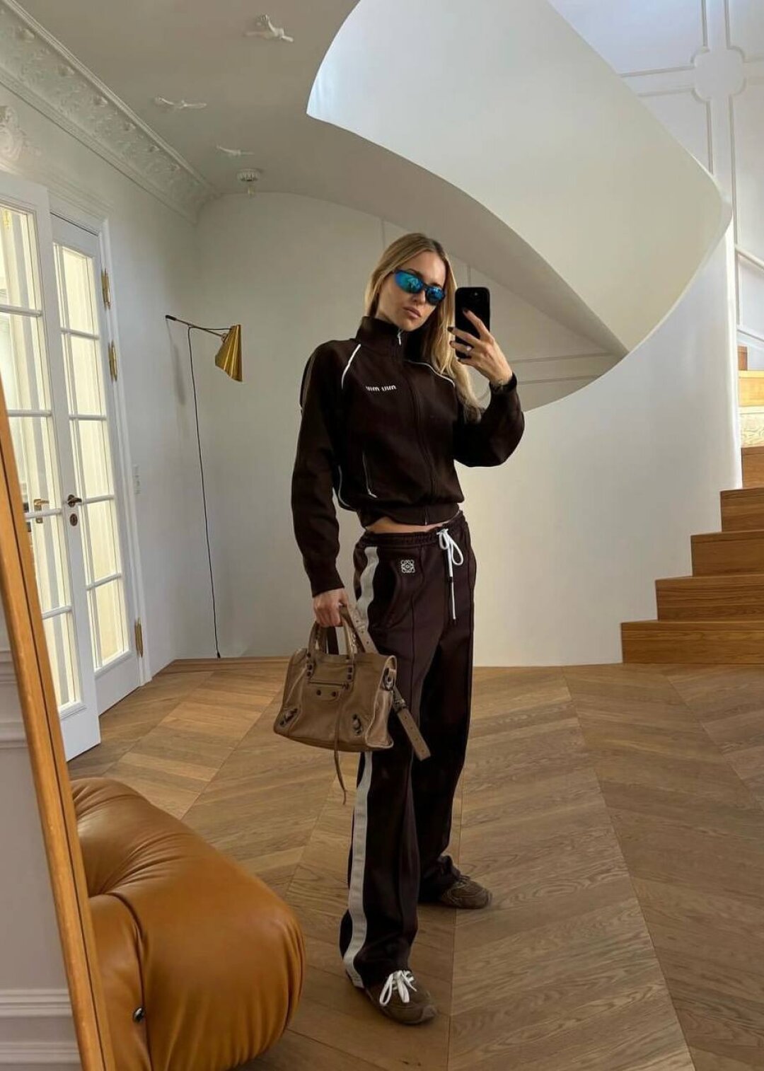 Перниль Тейсбек считает, что олимпийки созданы для мэтча с сумкой Balenciaga