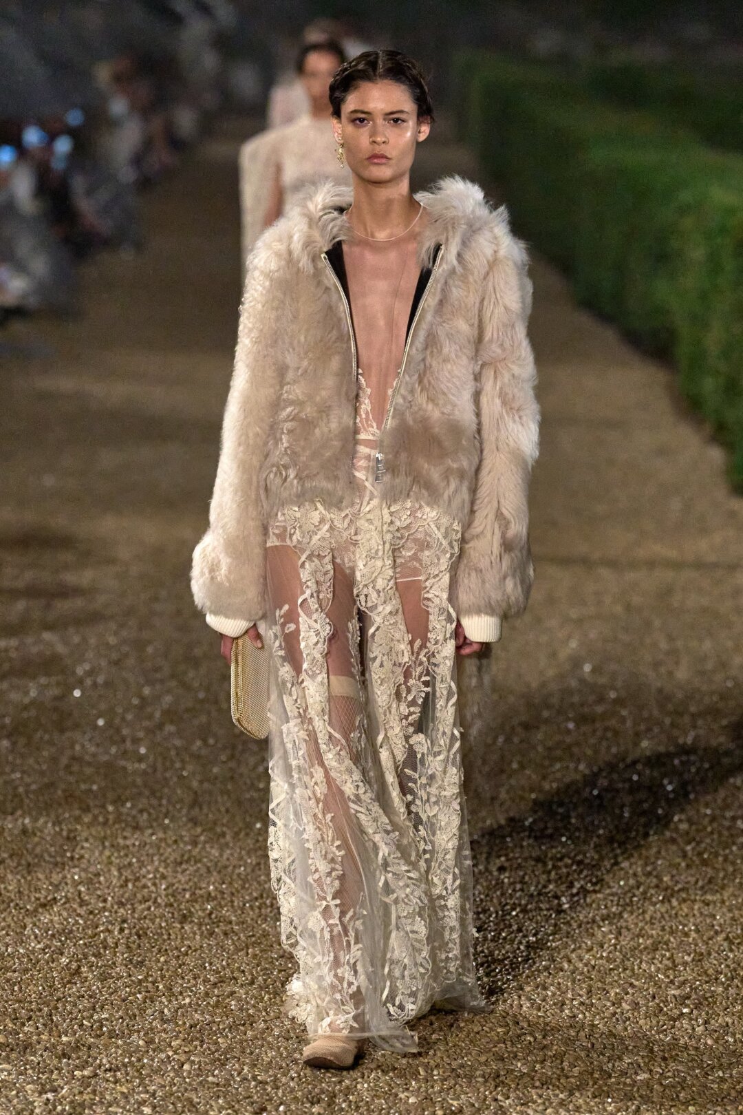 Круизная коллекция без меха в 2026 году — время на ветер