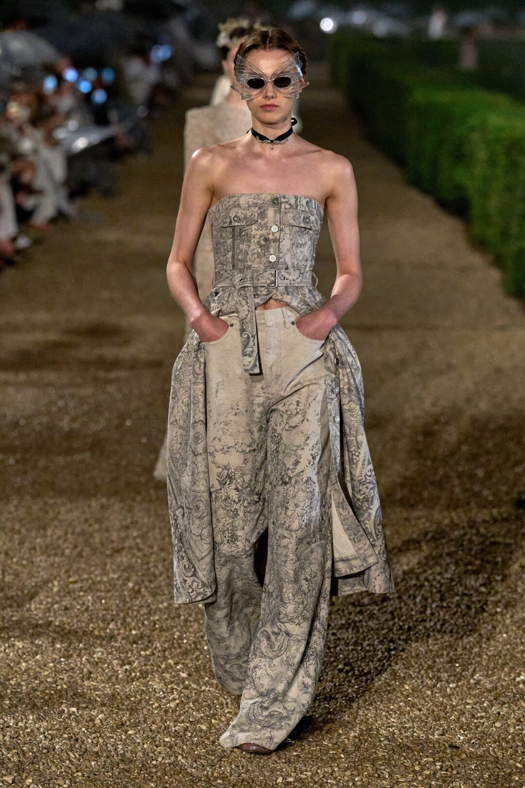 Нам срочно нужны очки-бабочки