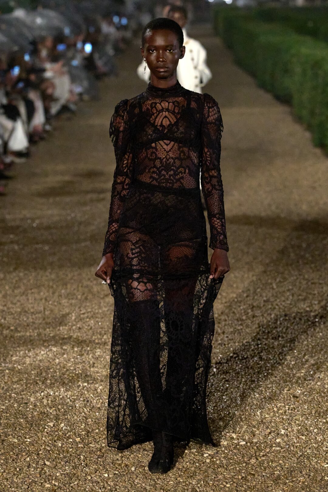 Без готик-декадентского будуаркора никуда