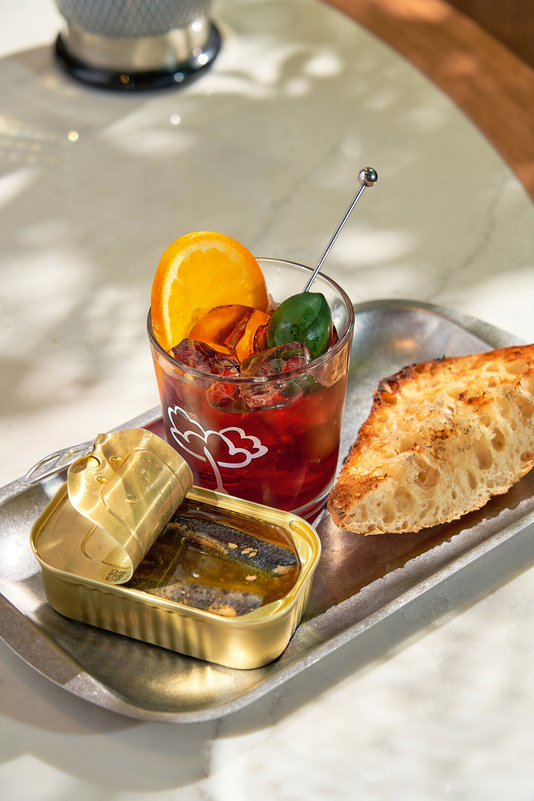 Perfect serve вермута в каталанском стиле