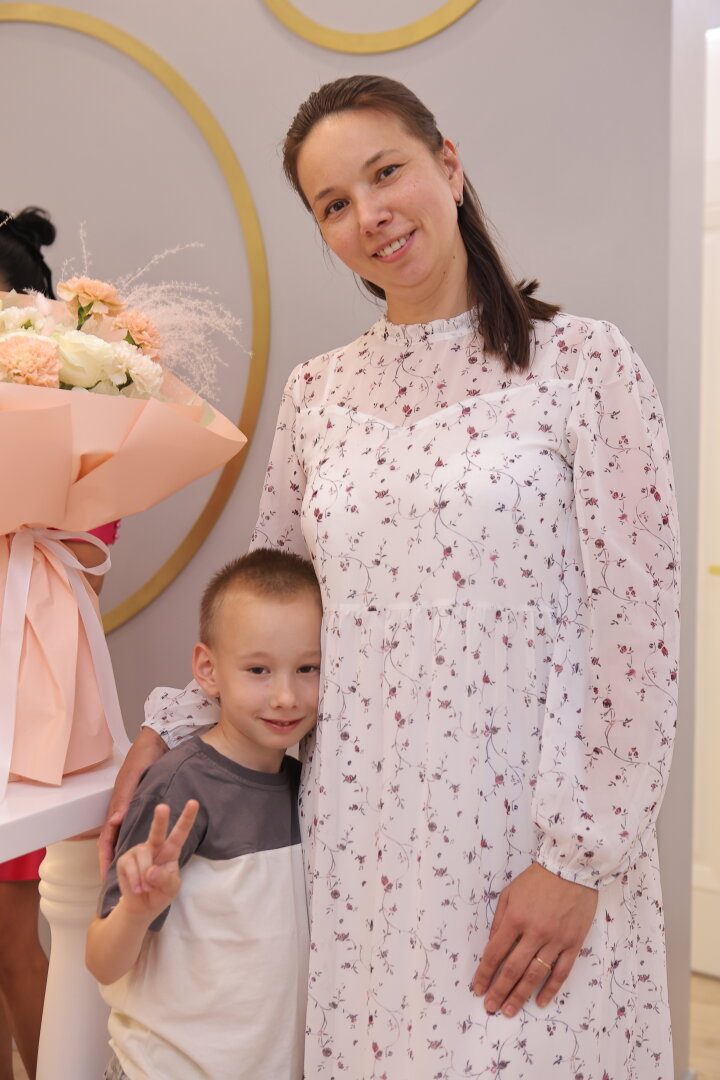 Алсу Макаева с сыном Саматом
