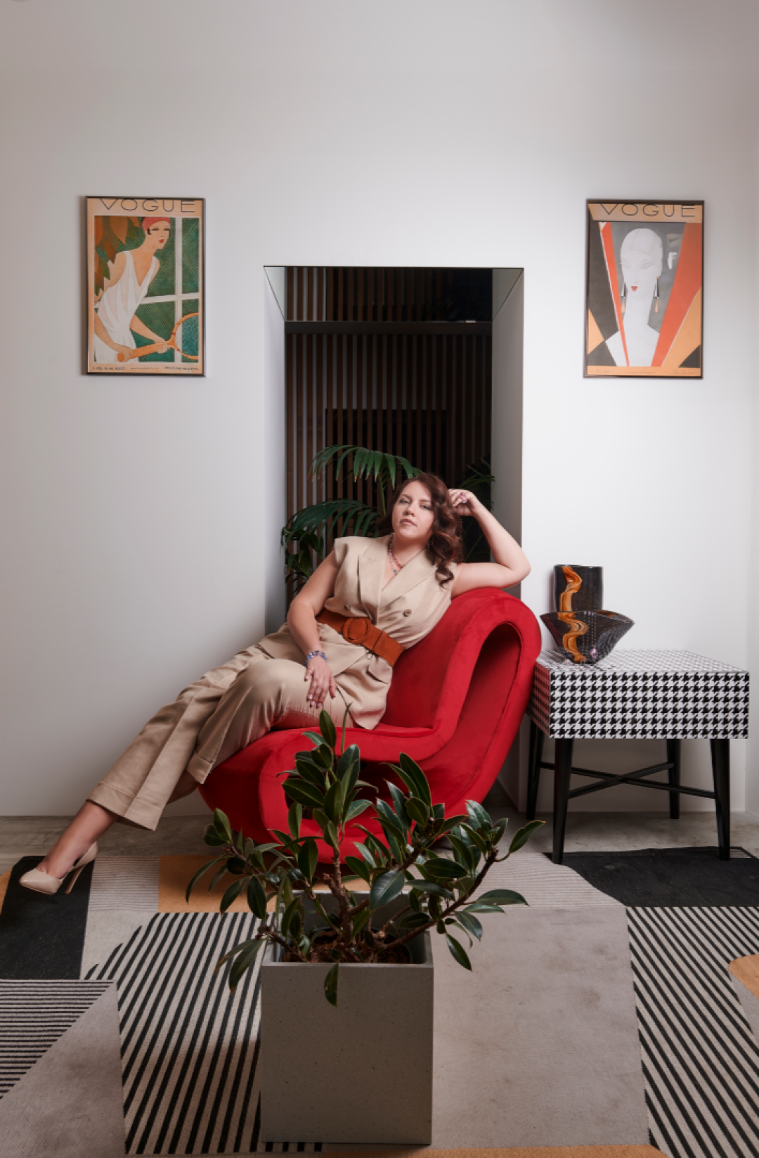 НАТАЛИЯ ШЕЛЕСТ Браслет, колье, сотуар, кольцо, серьги BAIKAL MURANO Желет, брюки, пояс CHARUEL Консоль PRINT Ковер CARPET DECOR ART PLAY