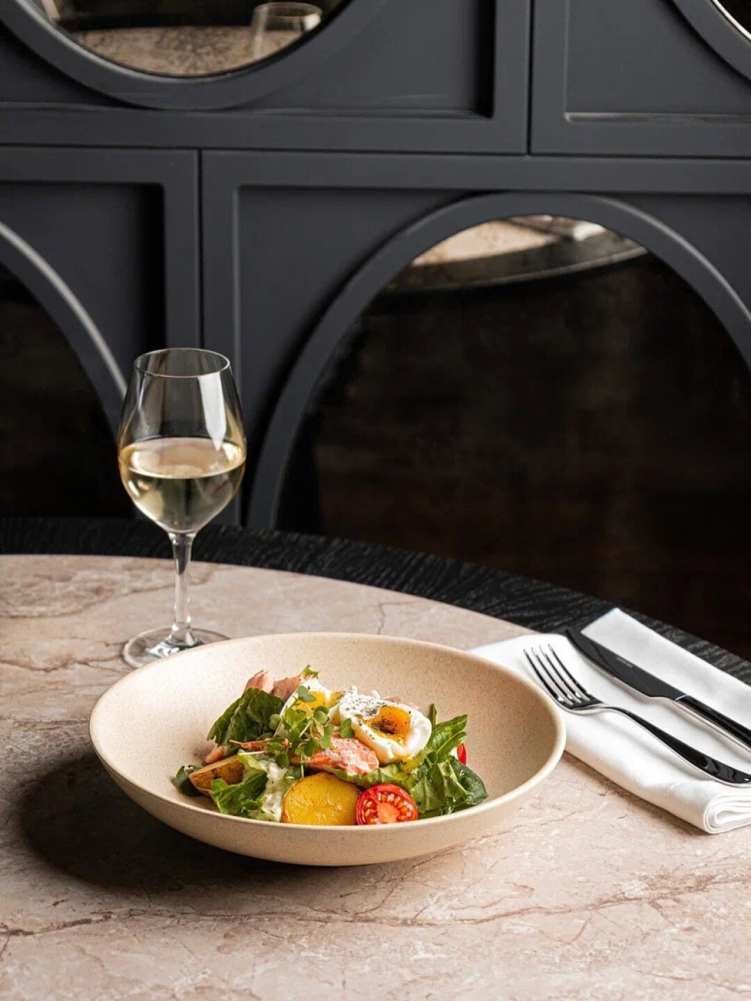 Салат в ресторане Stoke