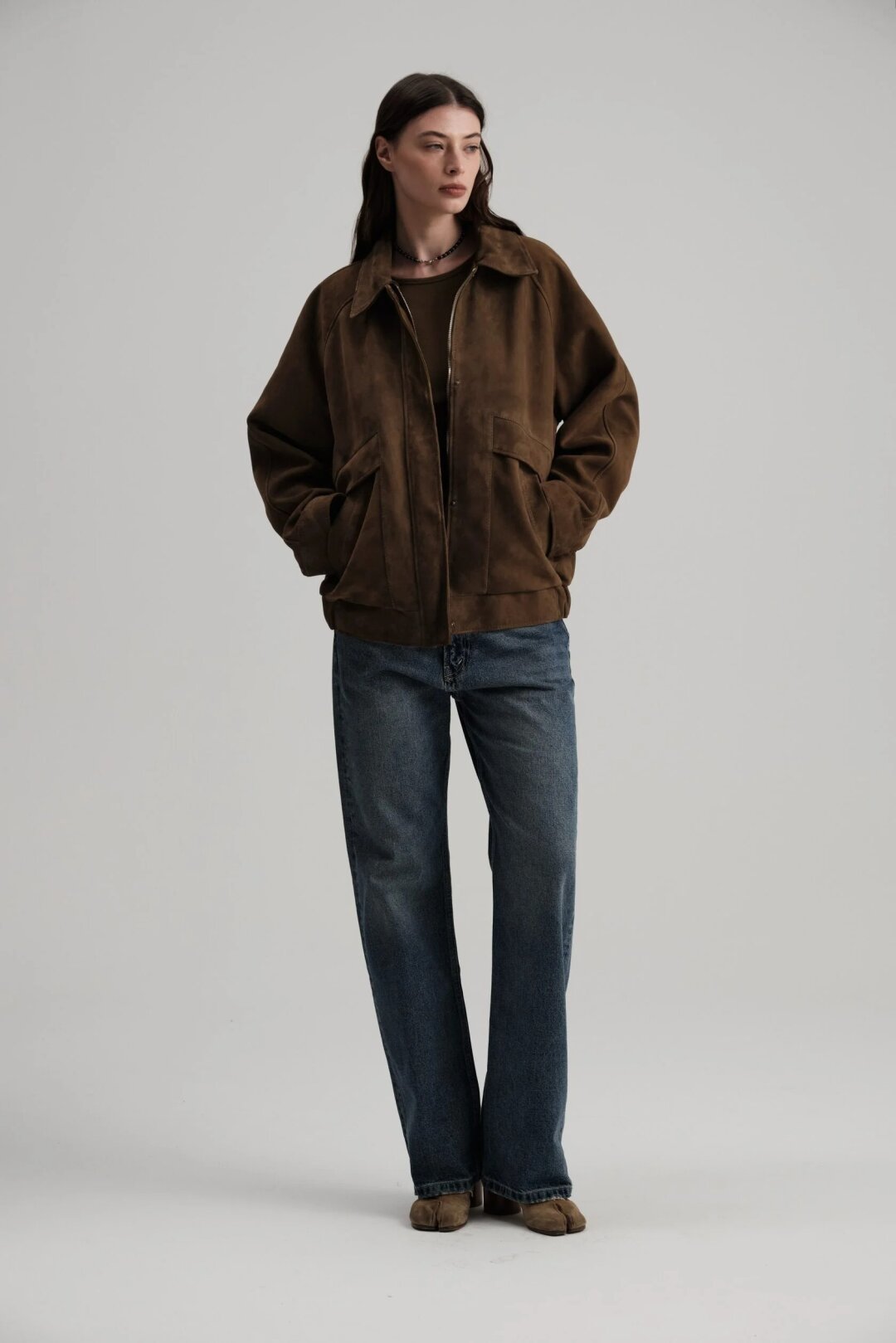 Замшевый бомбер Sage с шоколадным подкладом — главный бестселлер Rockabi