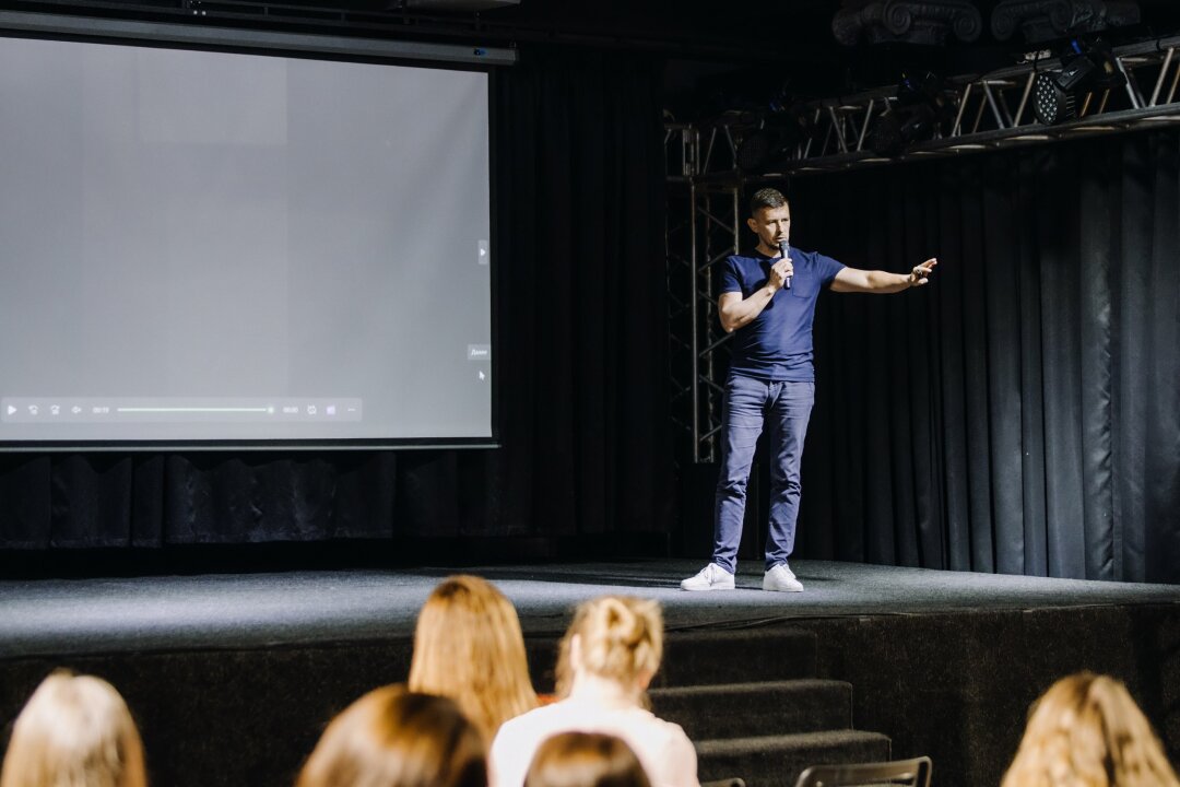 Александр Коновалов