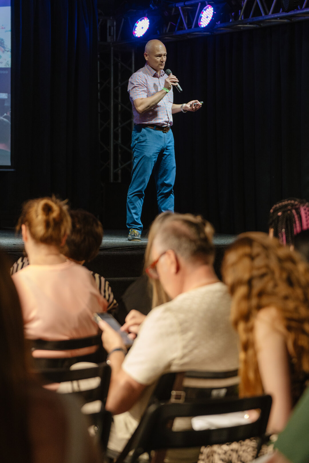 Олег Корень