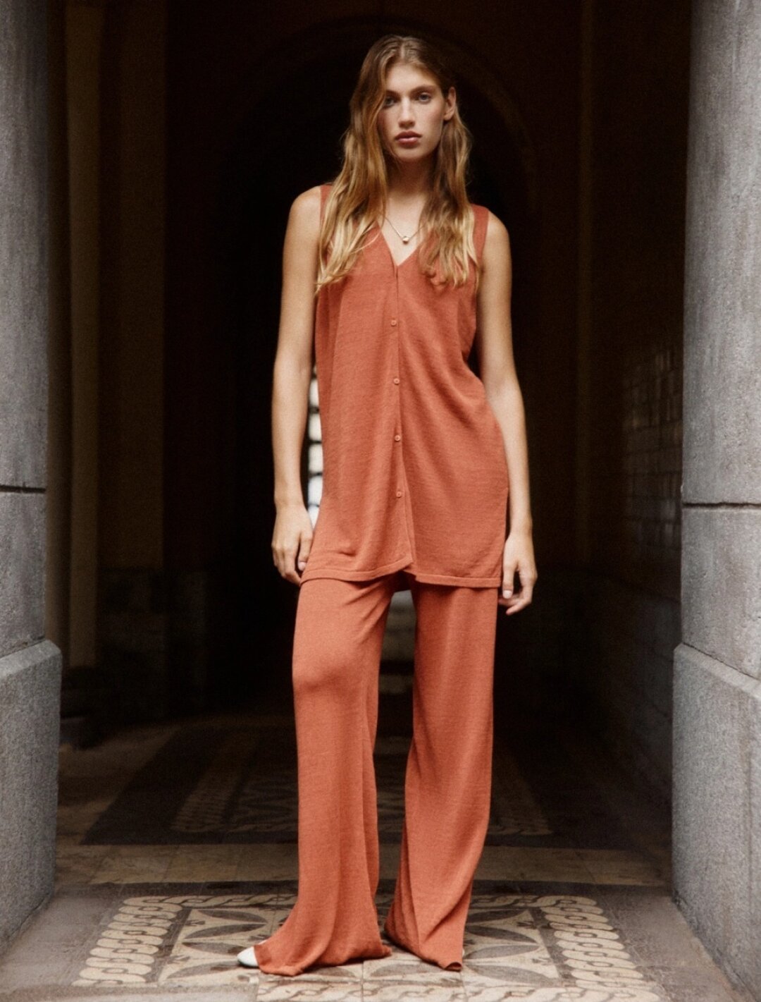 Жилет Idol, 8 990 руб.