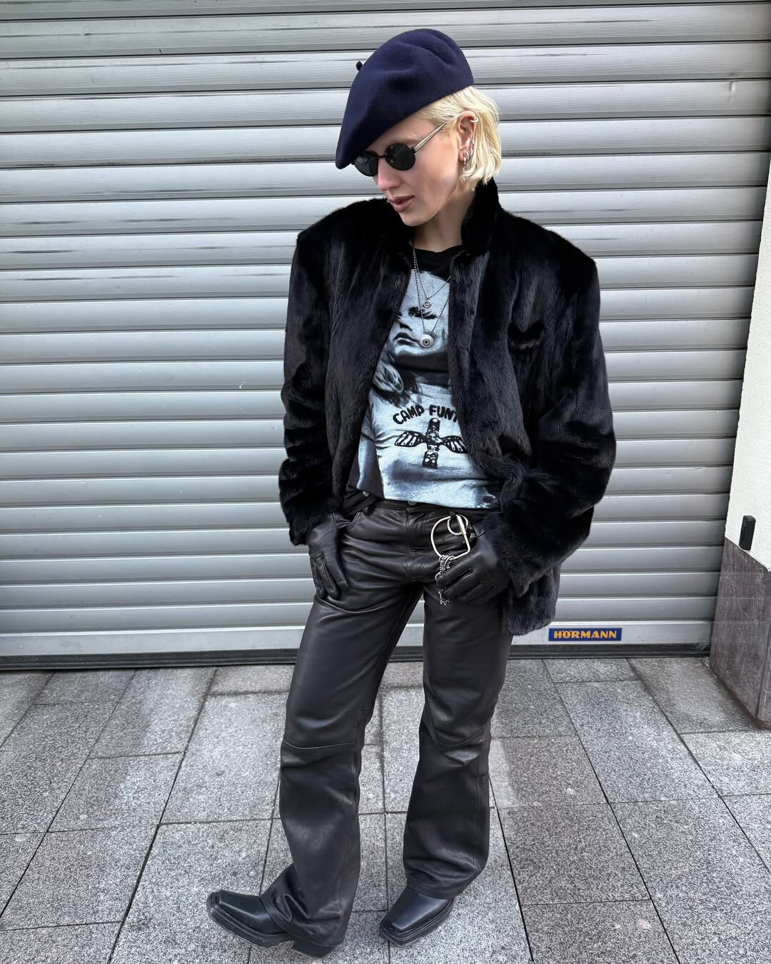 Готическая дива Salavat Kypere в лонгсливе Stenosis с Дебби Харри