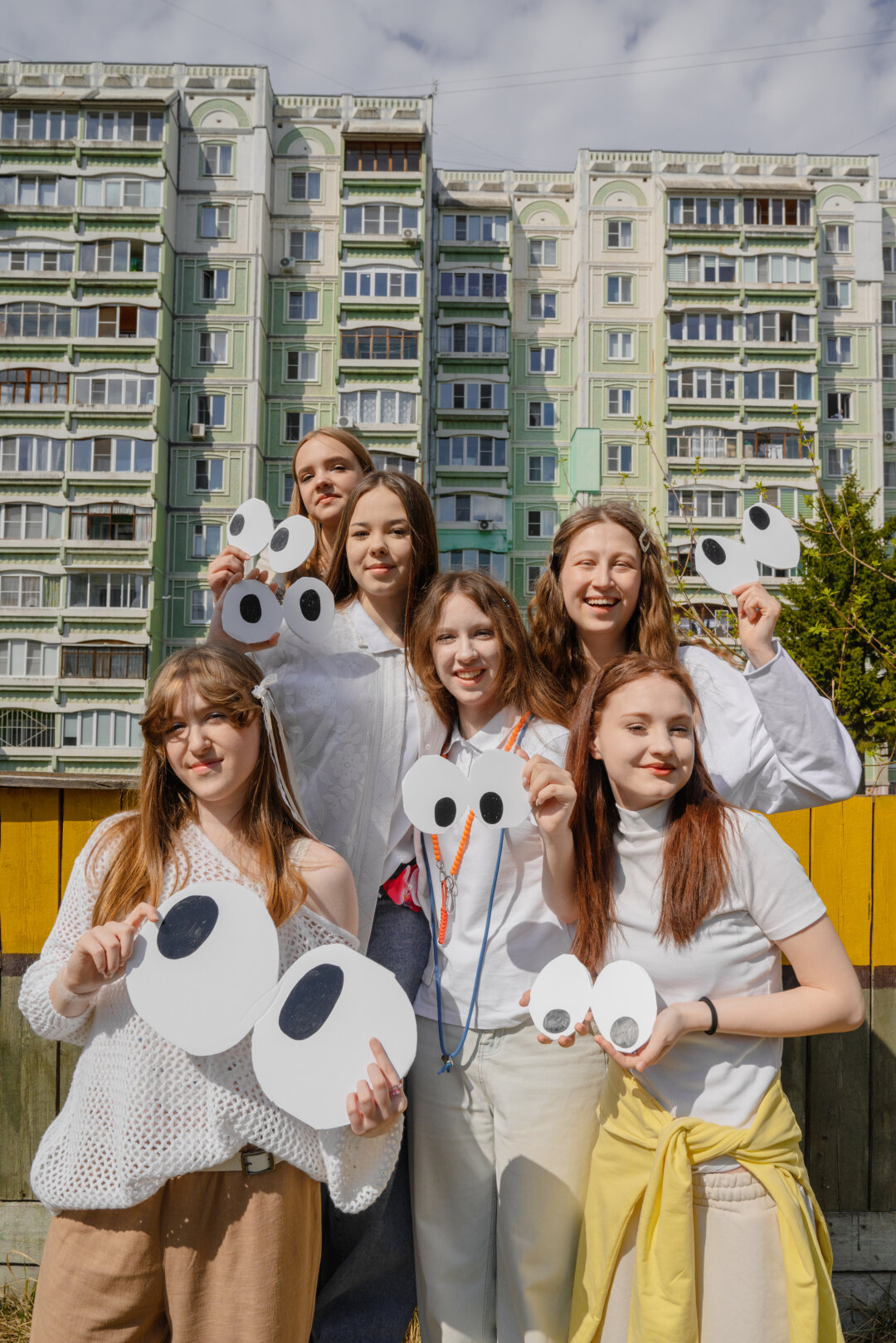На фото слева направо: Маша Громова, Рита Белякова, Даша Бурова, Устина Ефремова, Катя Гущина, Полина Лысова