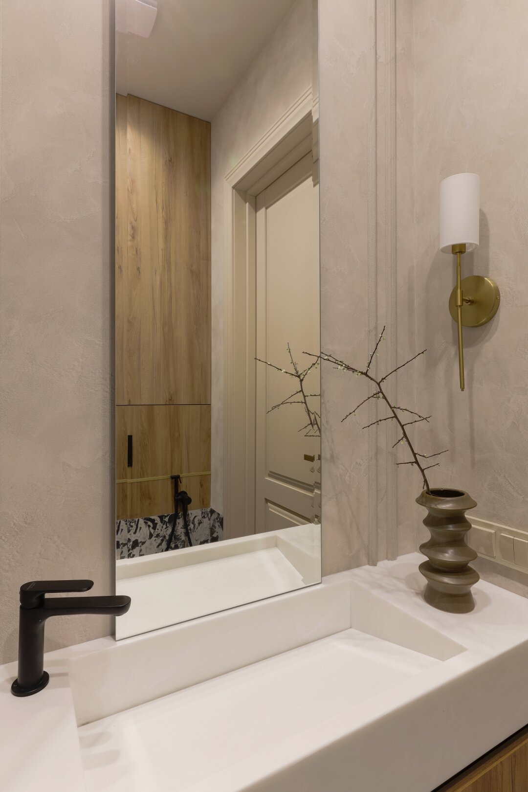 Над проектом работала команда Akhmadulluna.studio