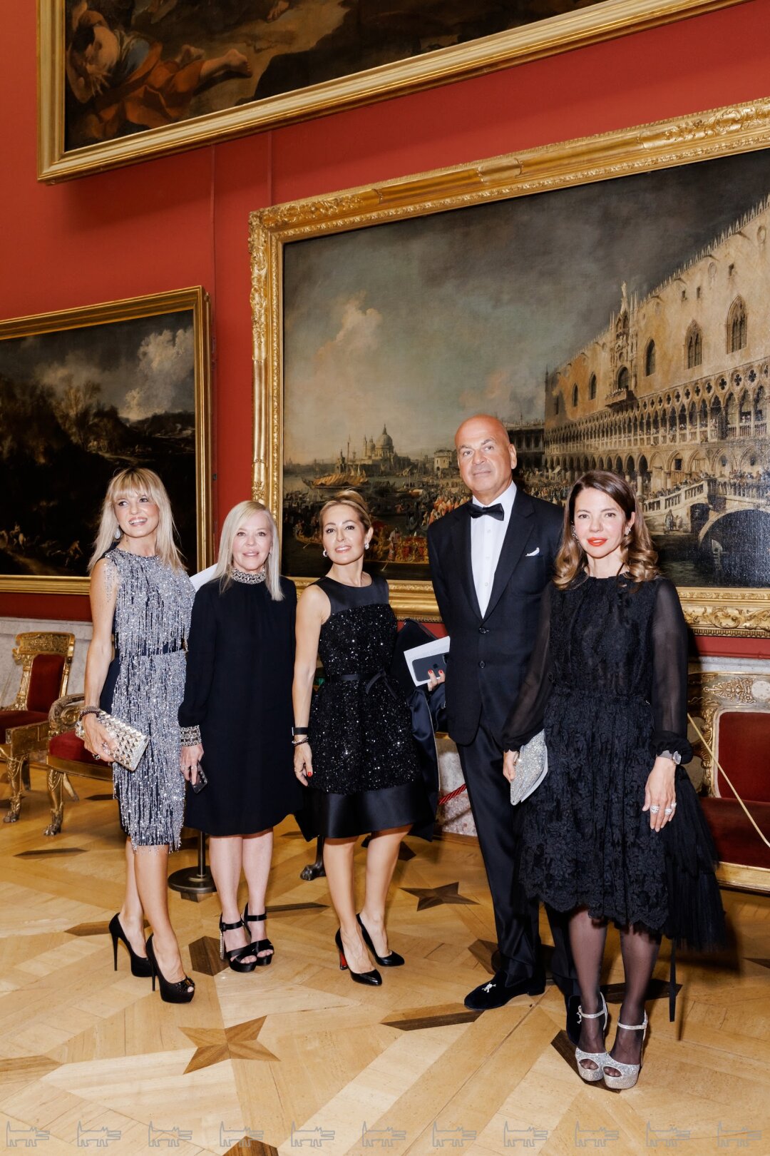 Эдже Эге, Айше Эге (Dice Kayek), Асли Озок, Камуран Селин Бозкурт, Гохан Эзели