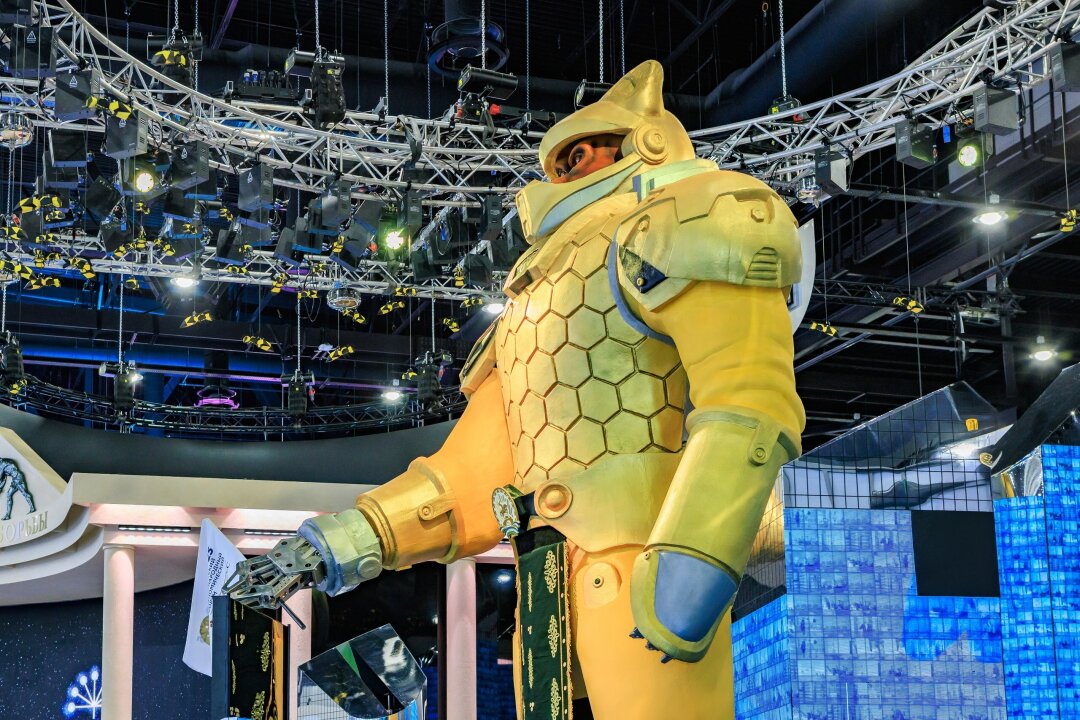 Медведь-пасечник в медовой броне