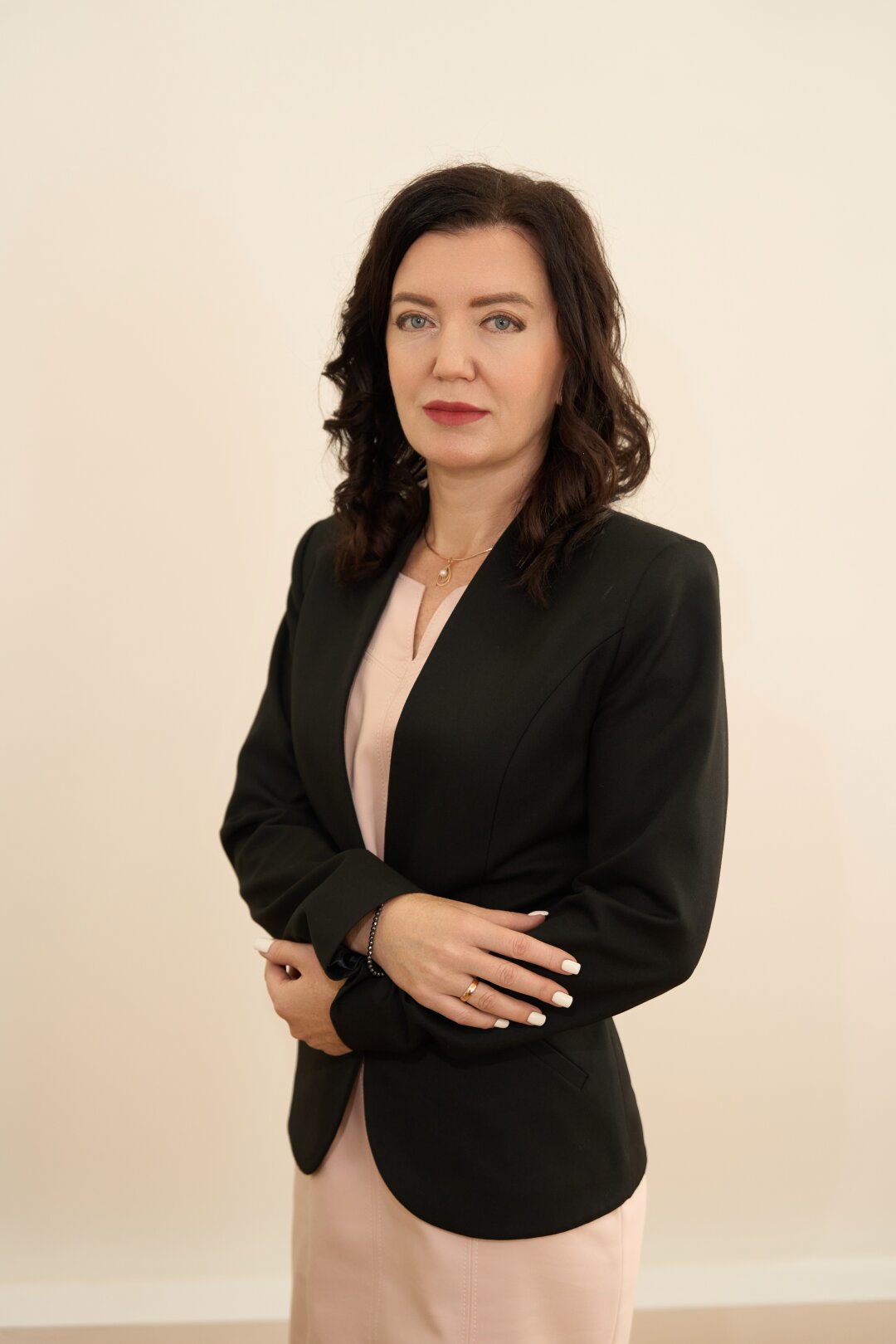 Жалаңаш ауыл шлюхаларының суреттері Ол менің үстімнен көтеріліп, жыныс мүшесіме қолын тигізді