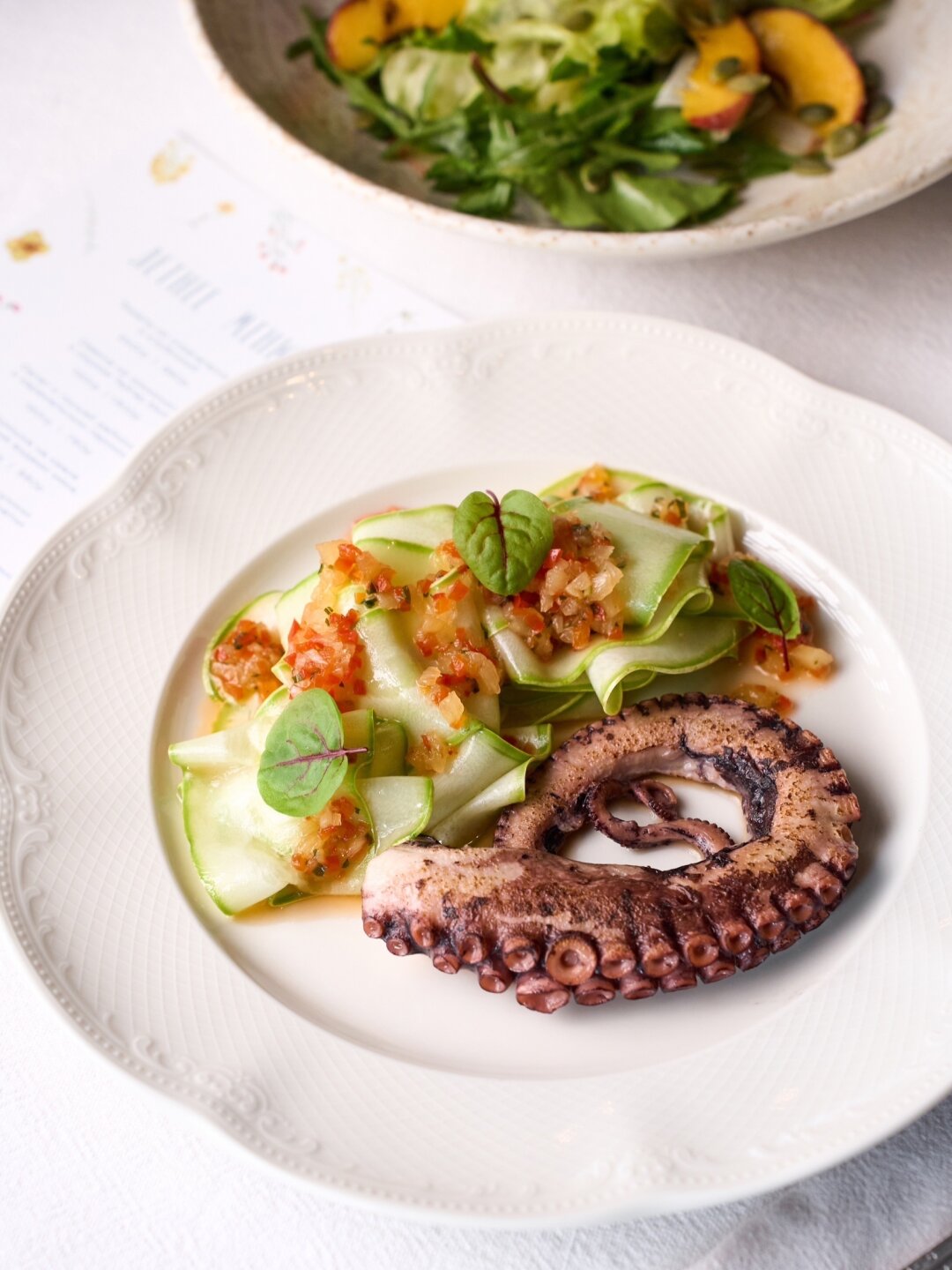 Осьминог с цукини и ананасовым чатни в «Терруаре»