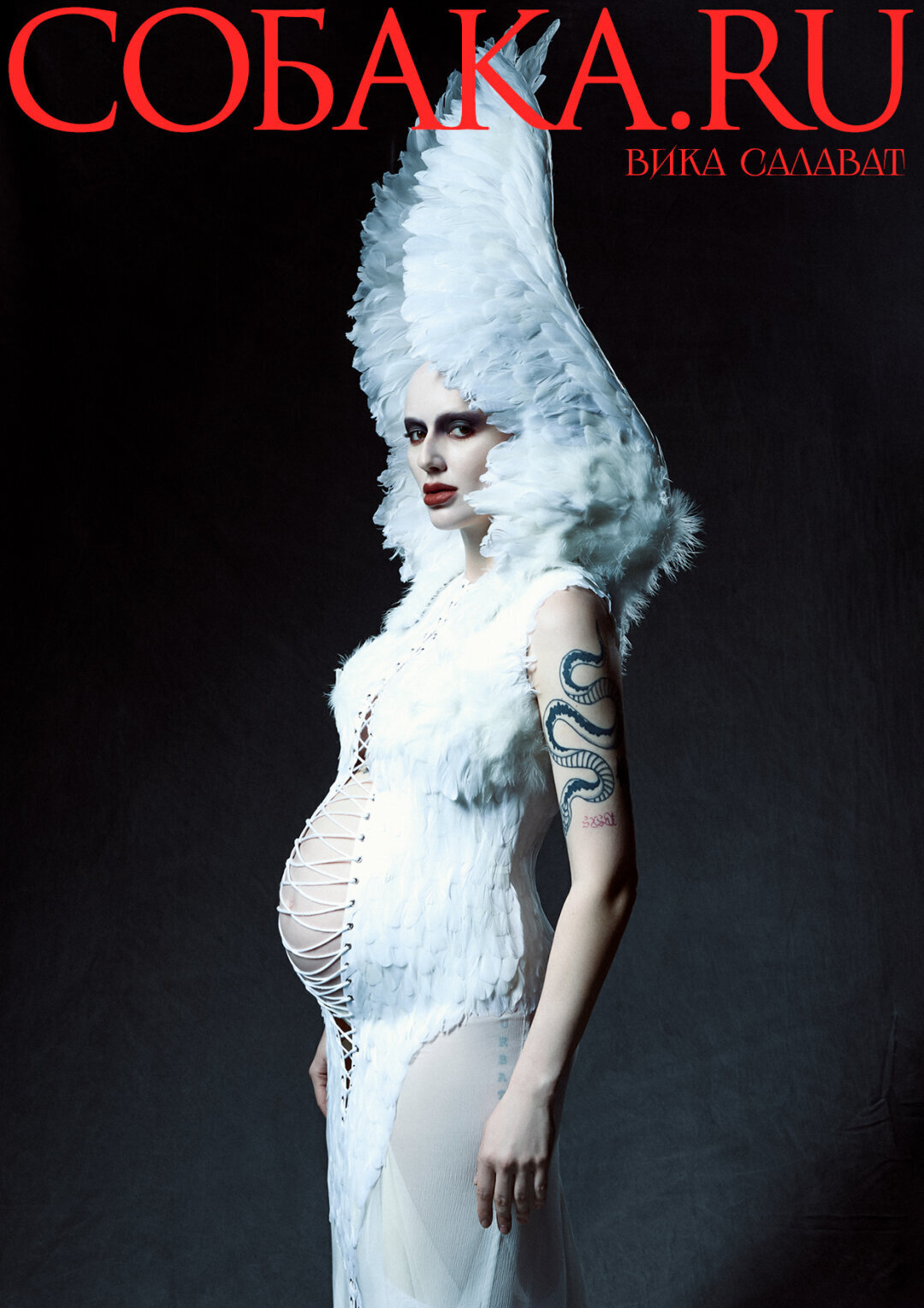 На Вике: корсет и юбка с головным убором ИЛЬЯ МИГМУН. Фото: Соня Сивкова