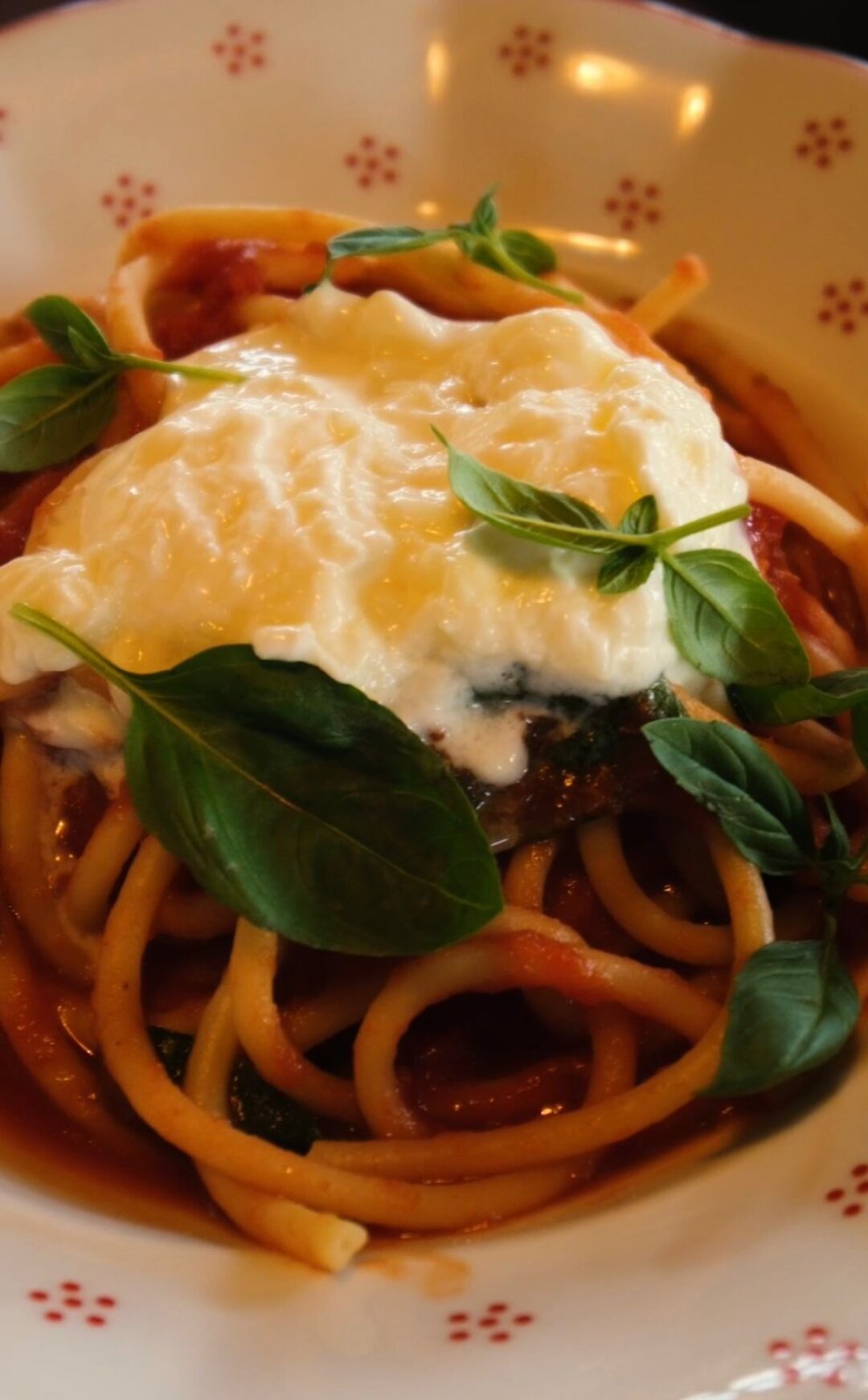 Томатная паста со страчателлой, с бурратой и соусом песто