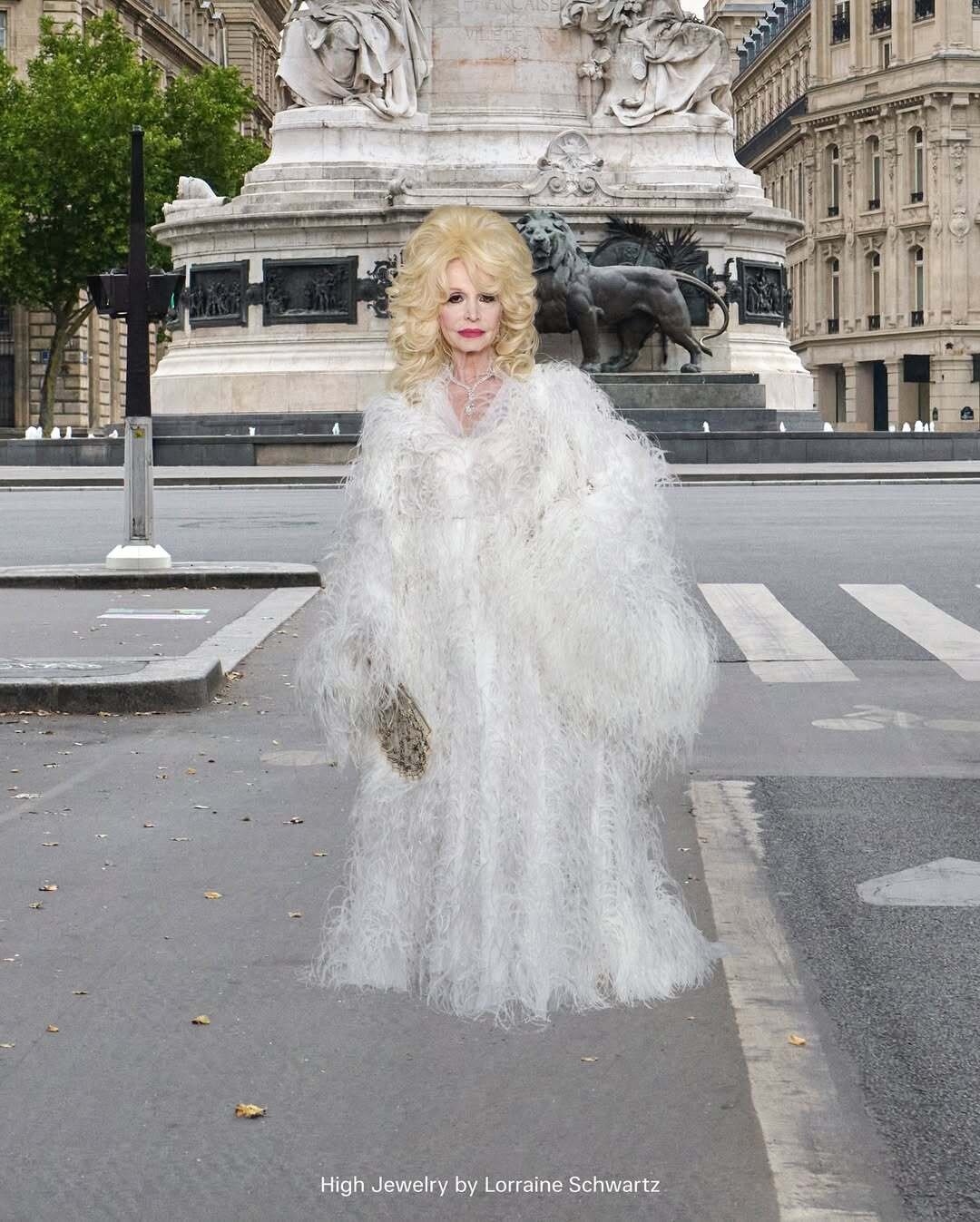 Look 33 Надежда Кадышева в бимбо-шик эре