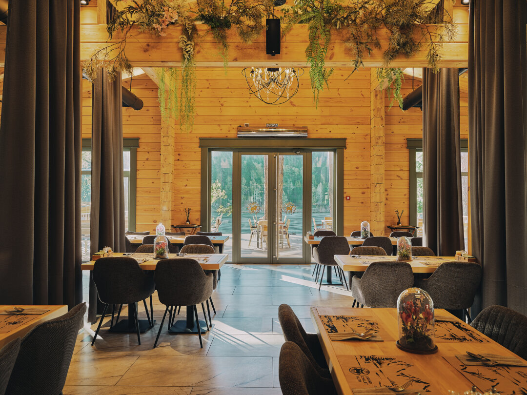 Ресторан «Сосны» на курорте Grand Chalet Altay