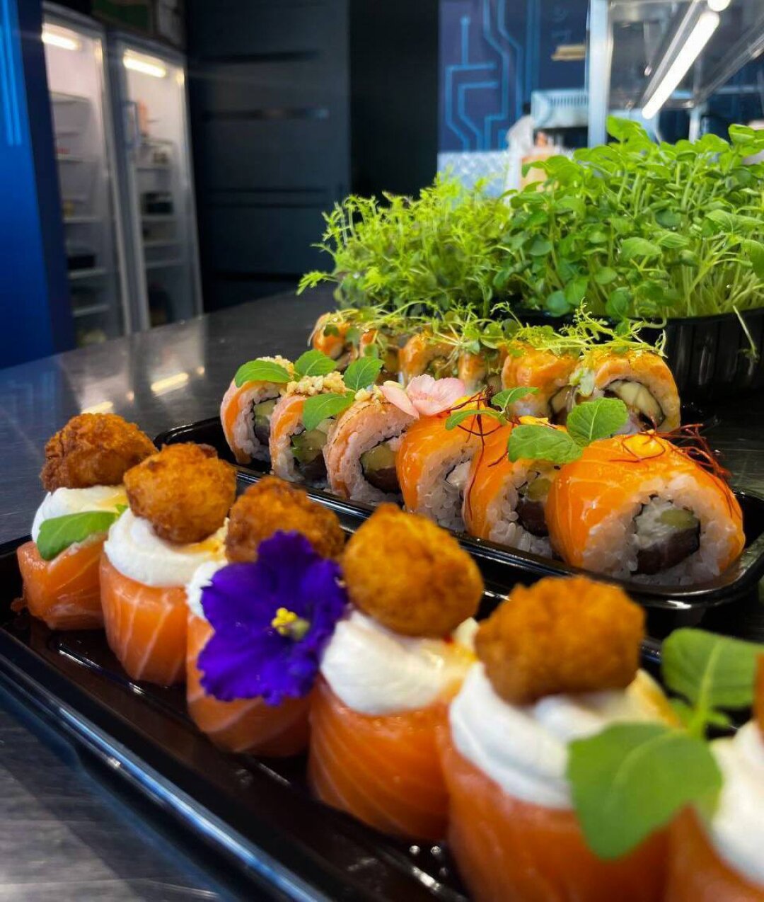 Sāmon sushi kitchen