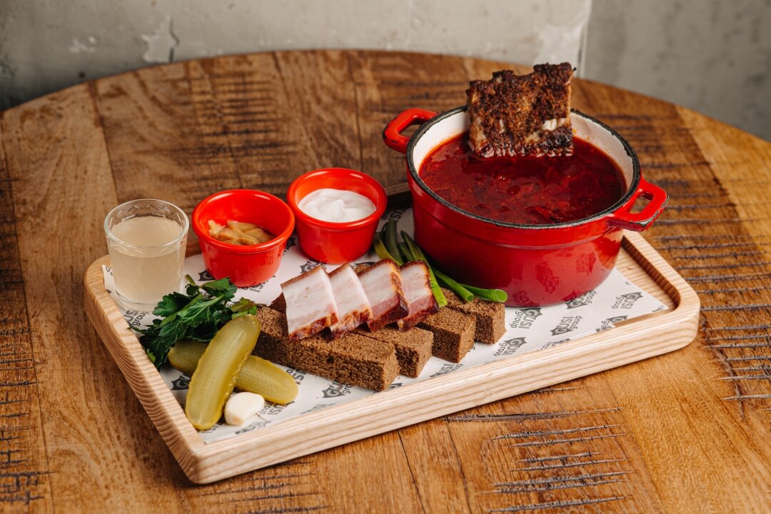 Gusi в Академе