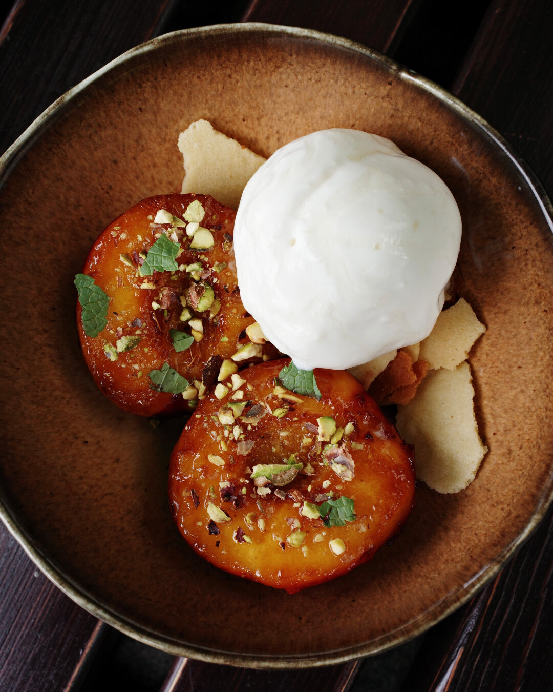 «Нектаринов в Saro нужно действительно очень много: некоторые гости просят даже им звонить, как только они появятся, правдами-неправдами отпрашиваются