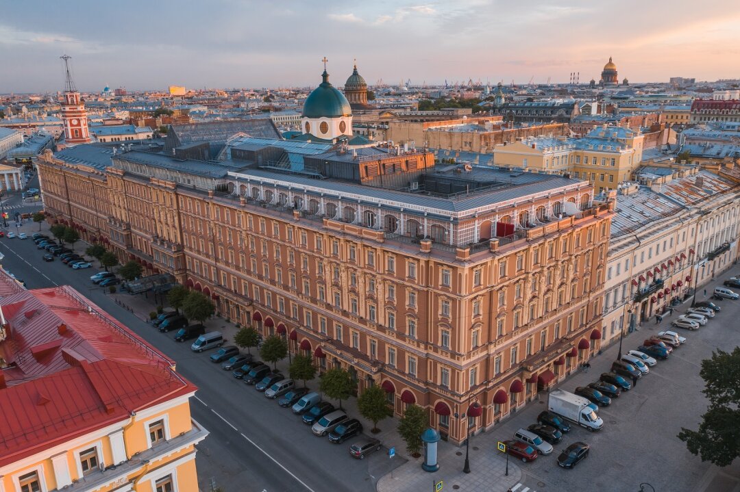 Стены отеля в стиле необарокко за 150 лет видели (вау!): чествование принца Сиама от имени Николая II, импровизированные концерты сэра Элтона Джона и