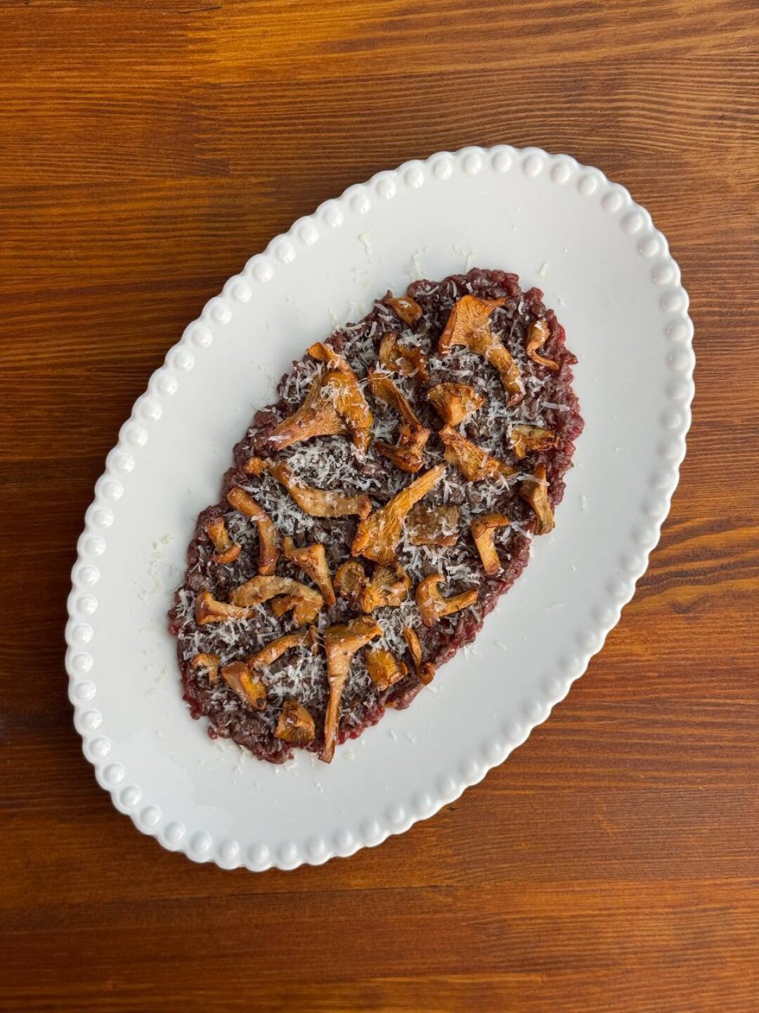 Опаленный тартар из говядины с лисичками в Red BBQ