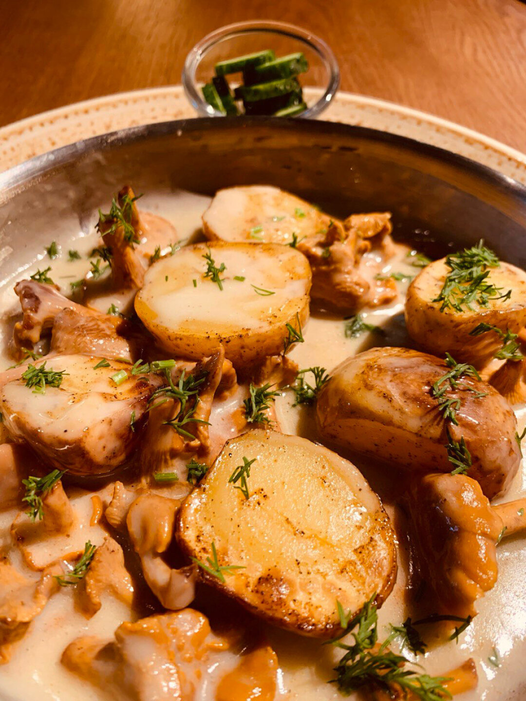 Печеный картофель с лисичками в «Улитке»