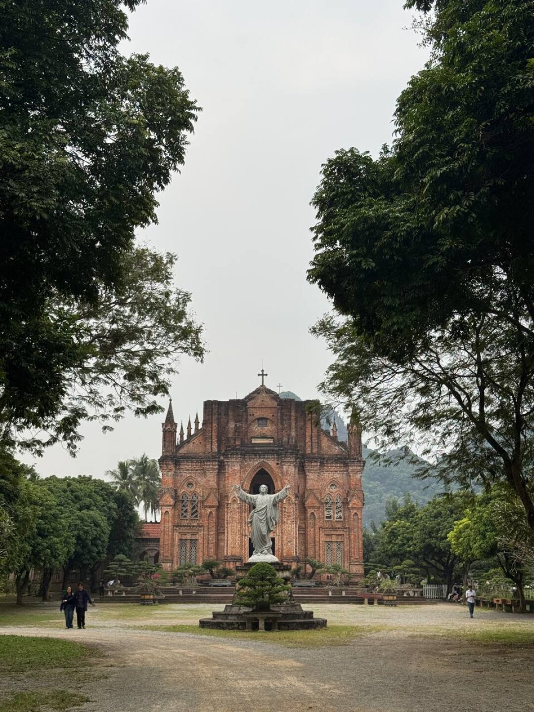 Монастырь святой матери, Нинь Бинь, Вьетнам