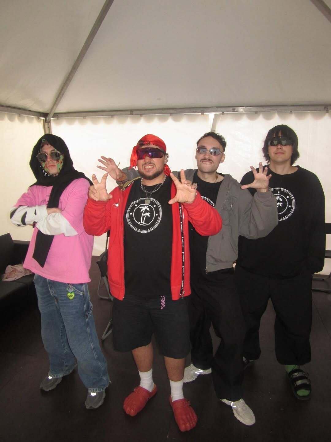 Dopeclvb перед выступлением на Пикнике «Афиши». Слева направо: глебаста, Thomas Mraz, Basic Boy и i61