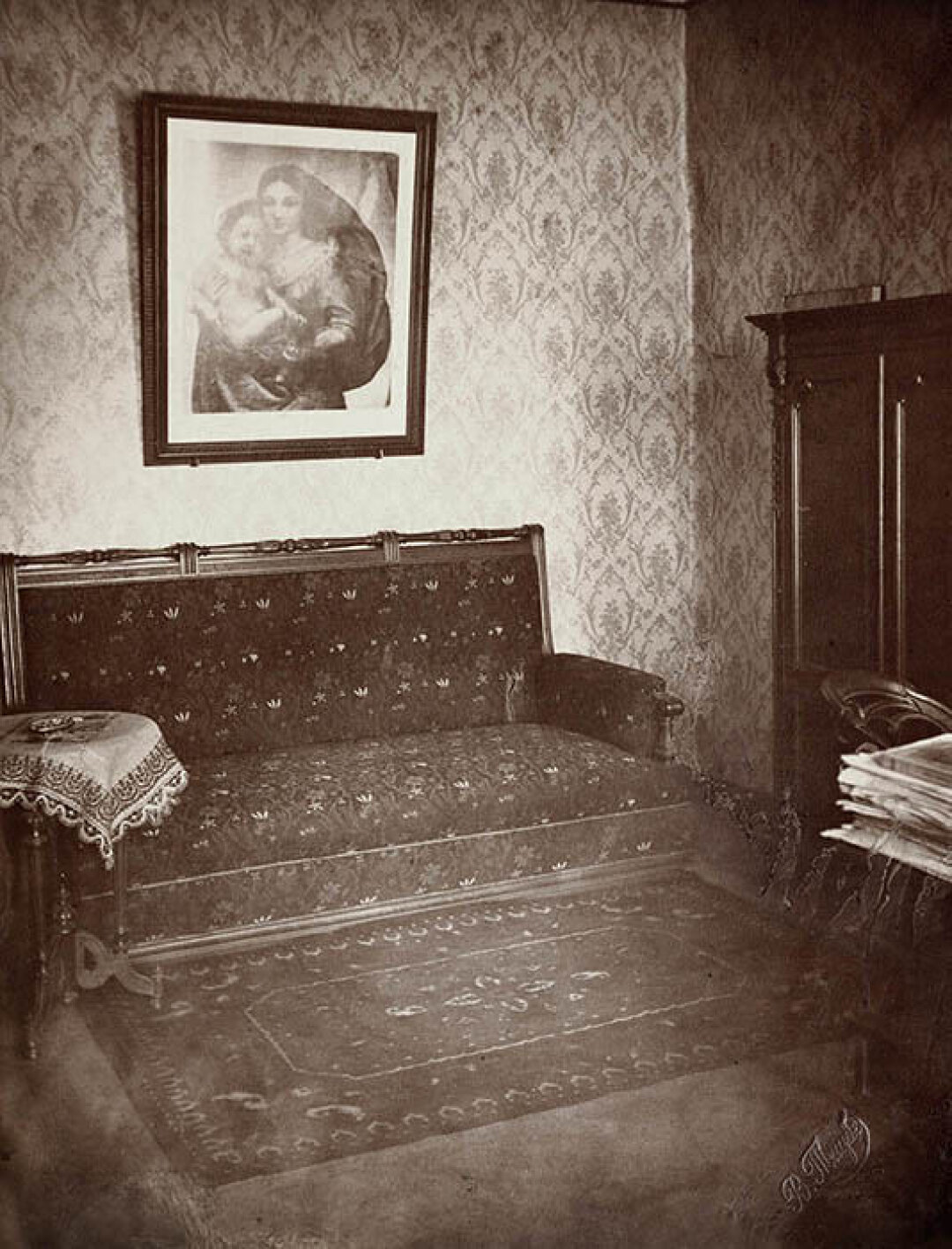 Кабинет Достоевского. Фотограф Вольдемар Таубе, 1881 год (Государственный музей истории российской литературы имени Даля)