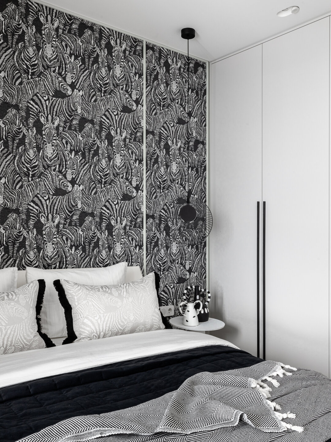 Обои, текстиль и панно заказали в салоне «Амбиент»