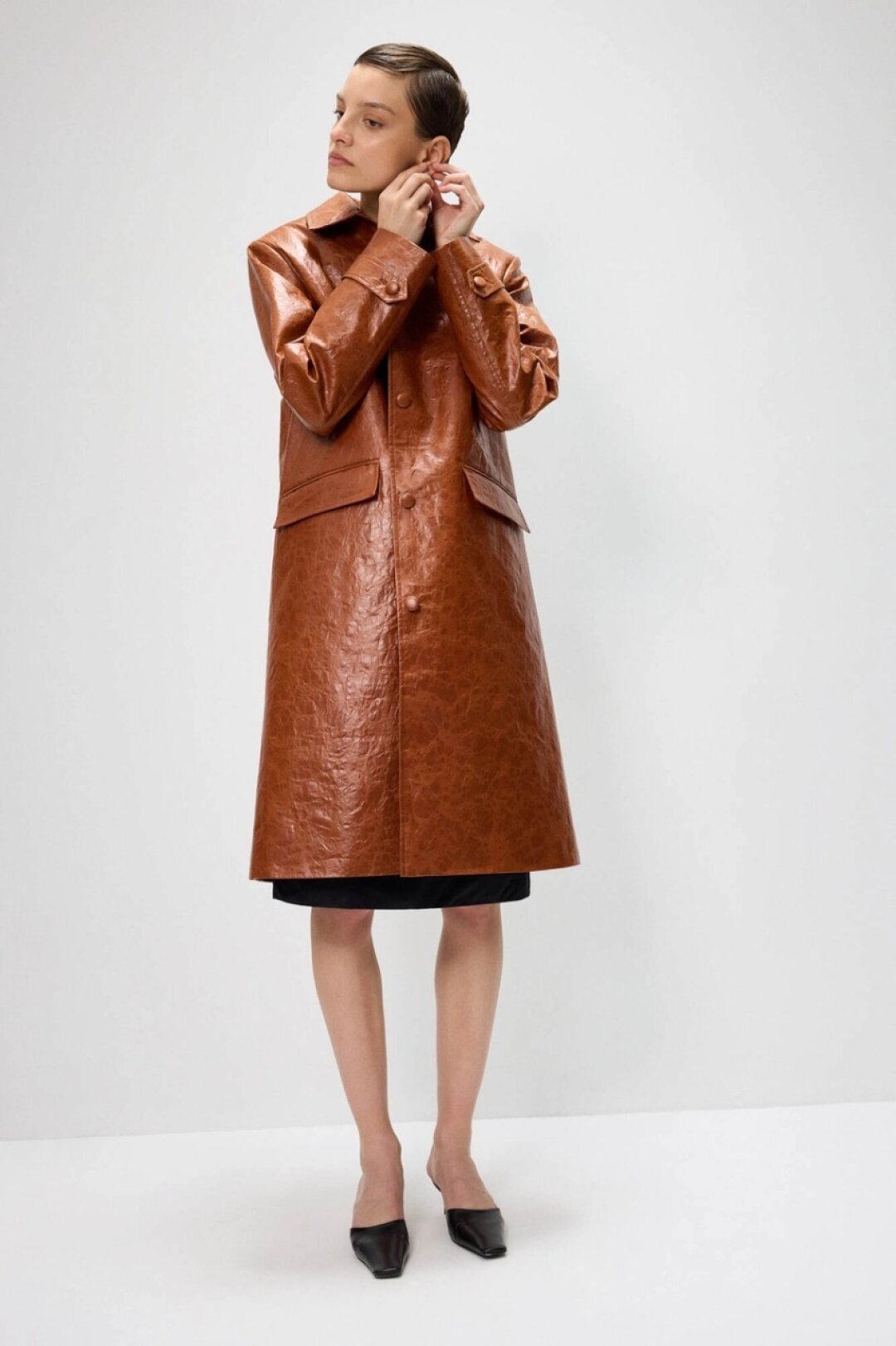 Плащ Sanchy, 65 000 руб. 45 000 руб.