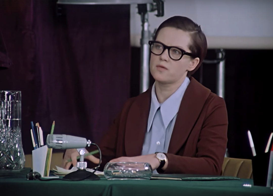 Алиса Фрейндлих в образе Людмилы Прокофьевны Калугиной в «Служебном романе» Эльдара Рязанова, 1977 год