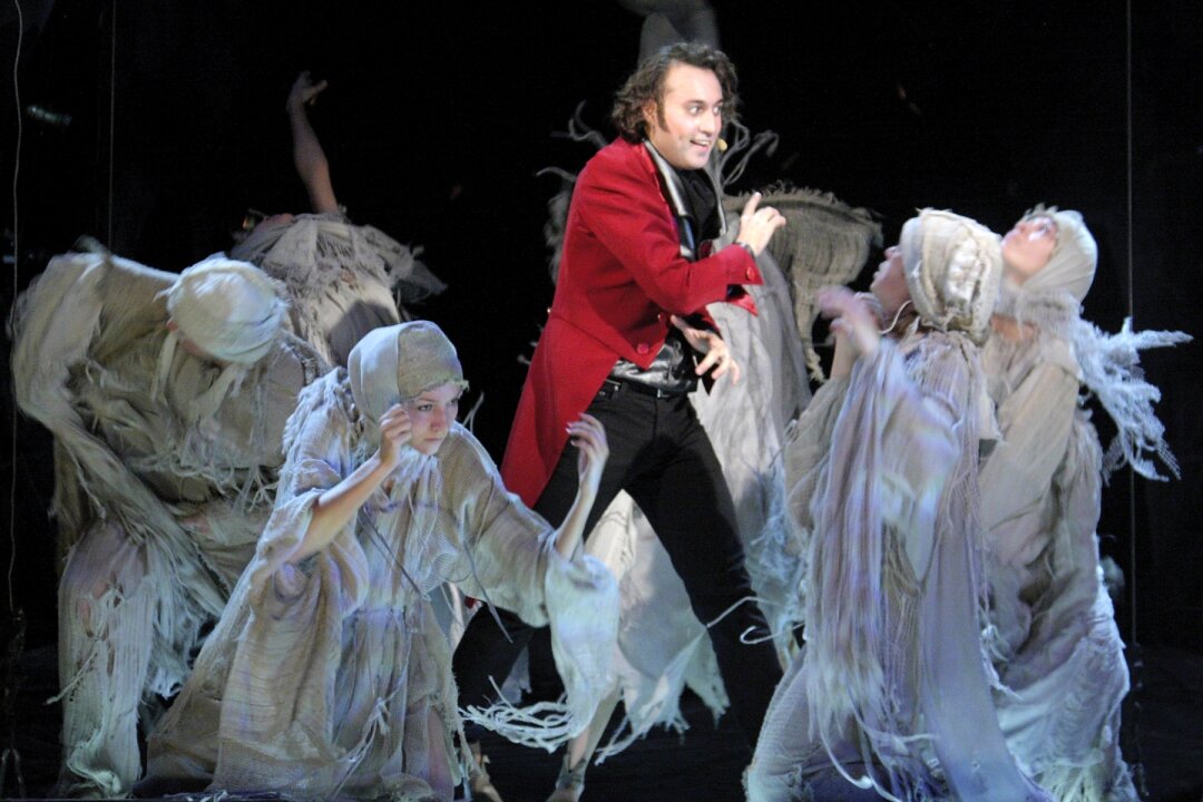 Спектакль «Мертвые души»