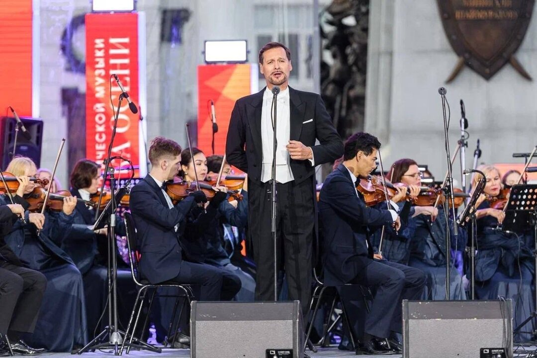 Аскар Абдразаков на фестивале «Романтика осени»