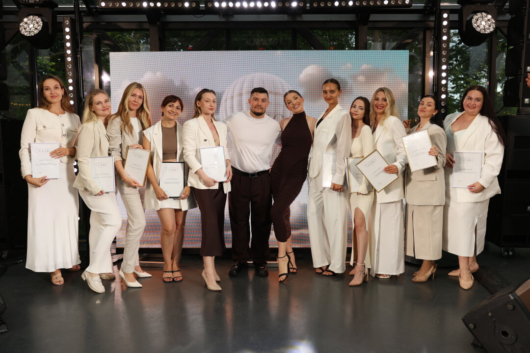 Марина Симонюк, Настя Щуровская, Алёна Маляева, Елена Сваровская, Алёна Бабушкина, Кирилл Шишков, София Шишкова, Юля Гришина, Мария Трефилова, Мария