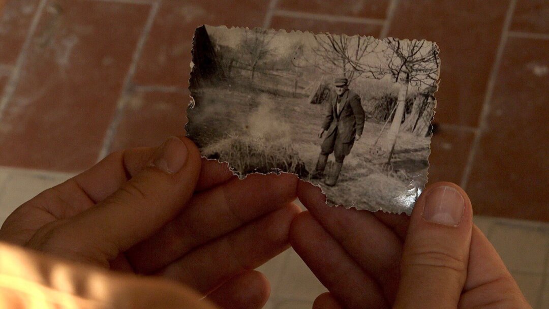 Кадр из фильма «Отец, отец»