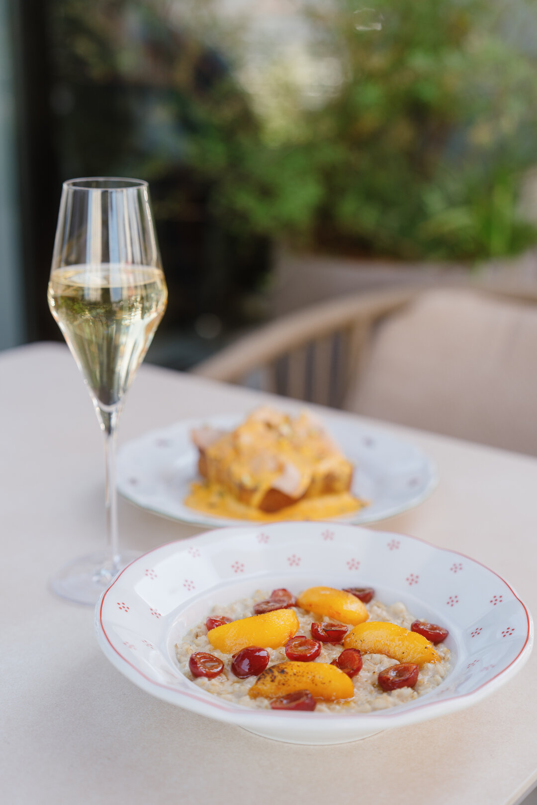 Овсяная каша с персиком, 480 рублей