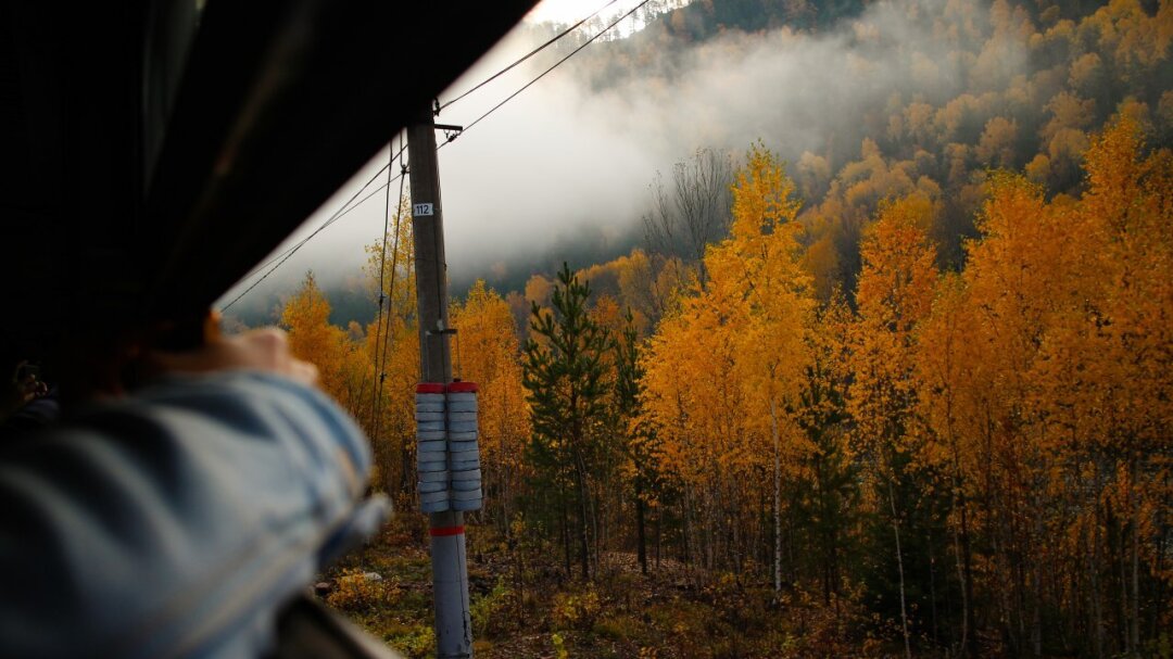 Вид из электрички по пути на Айгир