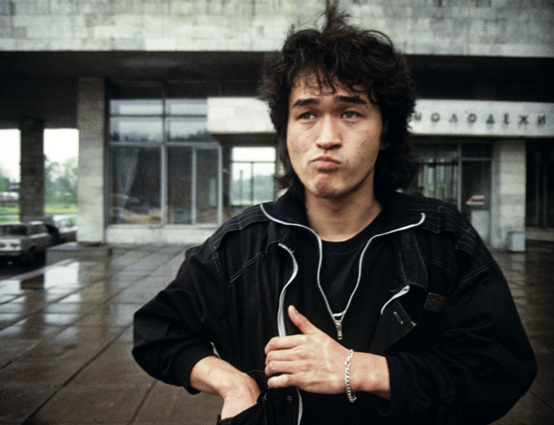 У Ленинградского Дворца молодежи. 1987